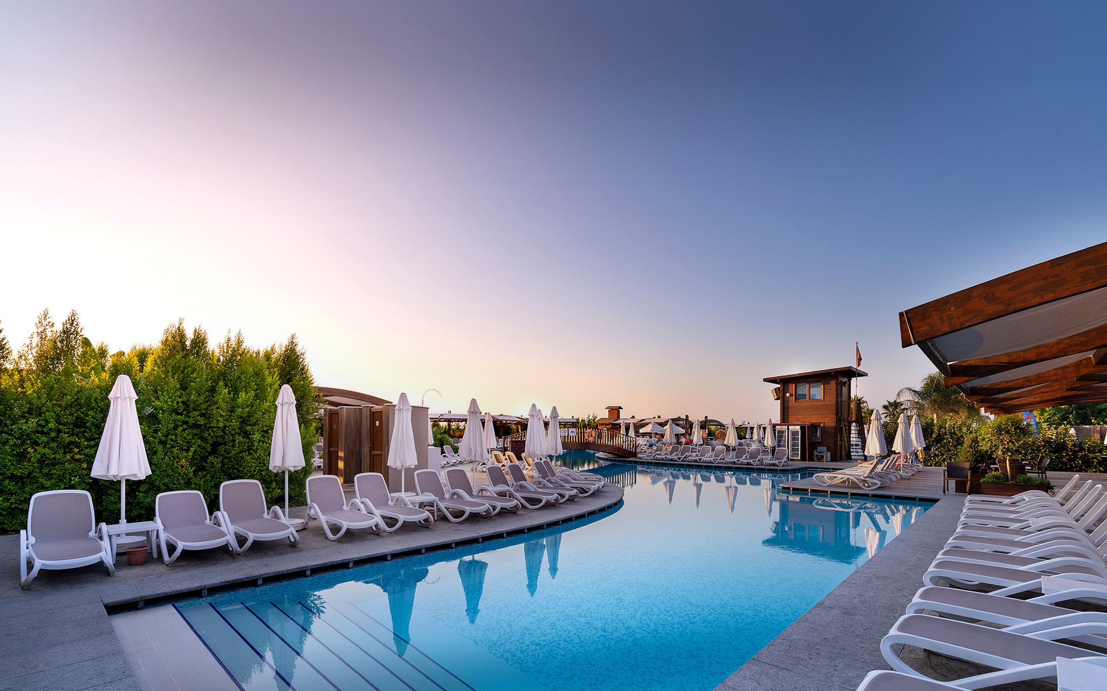 adalya-elite-lara-havuzlar-acik-havuz-banner-d.jpg (1)