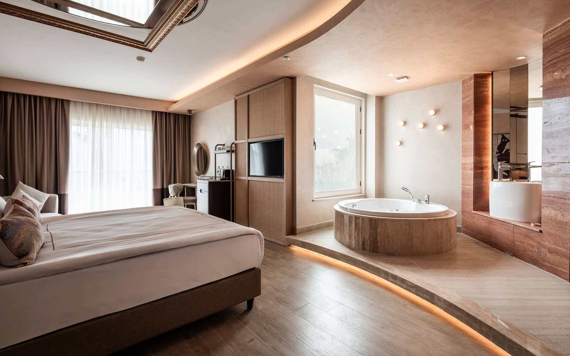 adalya bliss konaklama Superior Jacuzzi Sea View banner-8.jpg